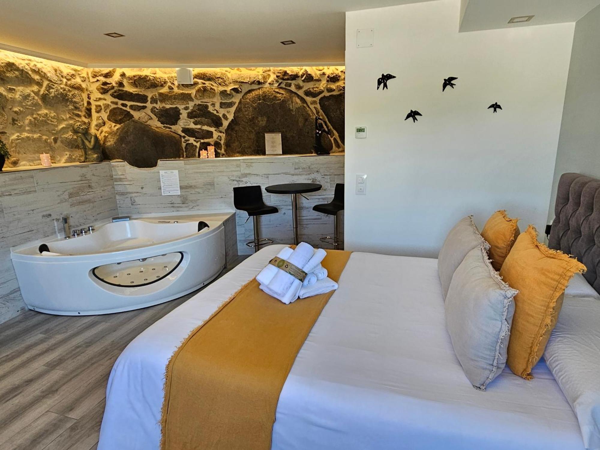 Loft Con Jacuzzi Os Arcos Apartment Sober Ngoại thất bức ảnh